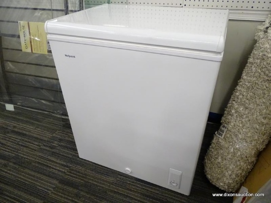 (BWALL) HOTPOINT CHEST FREEZER; WHITE 5.1-CU FT MANUAL DEFROST CHEST FREEZER. ITEM # 1416445 MODEL #
