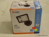 (R5) LITHONIA LIGHTING 26W LED 1900 LUMENS SECURITY FLOODLIGHT; BLACK IN COLOR. OPEN BOX, USED