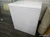 (BWALL) HOTPOINT CHEST FREEZER; WHITE 5.1-CU FT MANUAL DEFROST CHEST FREEZER. ITEM # 1416445 MODEL #