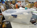 (R6) (2) HEFTY 100-QT CLEAR STORAGE TUBS; COMES WITH (2) LIDS, ONE DOES HAVE A BROKEN HANDLE.