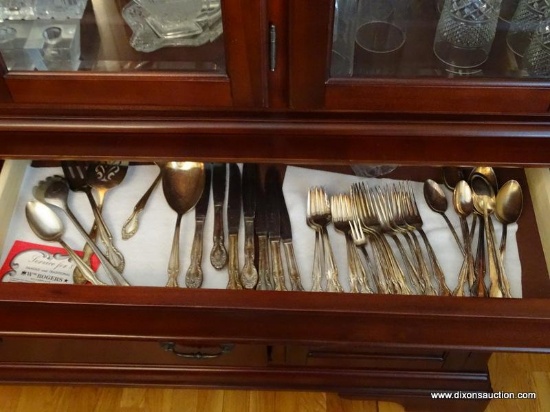 (DR) DRAWER LOT OF FLATWARE; LOT INCLUDES A PLACE SETTING FOR 7 OF WM ROGERS SILVER-PLATE FLATWARE