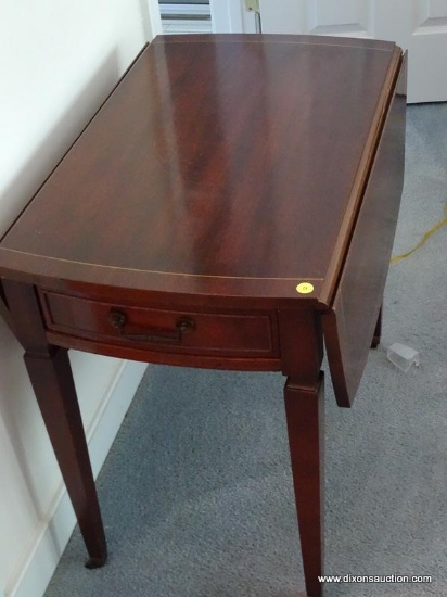 (MBED) ONE OF A PR. OF PEMBROKE TABLES; ONE OF A PR. OF MAHOGANY INLAID DROPSIDE PEMBROKE END TABLES