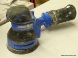 (R6) KOBALT BRUSHLESS 24-VOLT BRUSHLESS CORDLESS RANDOM ORBITAL SANDER. ITEM # 836361 MODEL # KOS