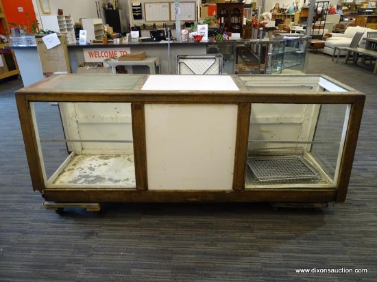 ANTIQUE 1900S MCCRAY OAK & GLASS ICE BOX MEAT COOLER DISPLAY CABINET. THE INTERIOR IS ZINC LINED,