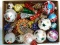 (BWALL) TRAY LOT OF ASSORTED CHRISTMAS ORNAMENTS; 29 PIECE LOT TO INCLUDE 11 TREE ORNAMENTS, A PAIR