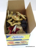 (R4) BOX LOT OF ASSORTED CHRISTMAS ORNAMENTS; LOT TO INCLUDE A BIRD WITH A CLIP TO ATTACH TO TREE,