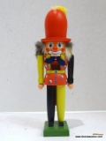 (R4) ERZGEBIRGE CLOWN NUTCRACKER. MEASURES 12