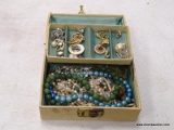 (TABLES) JEWELRY BOX AND CONTENTS; VINTAGE, CREAM COLORED LOCKABLE JEWELRY BOX WITH CONTENTS TO