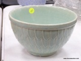 (TABLES) MCCOY TEAL OVERLAPPING LEAF MIXING BOWL. MEASURES 4.5