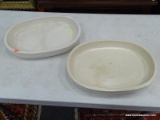 (TABLES) PAIR OF THICK, OVAL SERVING PLATTERS. MEASURES 16
