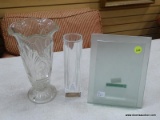 (TABLES) LOT OF ASSORTED GLASS ITEMS; 3 PIECE LOT TO INCLUDE A 5