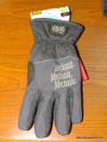 (R2) MECHANIX WEAR X-LARGE, BLACK POLYESTER, MEN'S INSULATED WINTER GLOVES. RETAILS FOR $29.98.