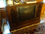 (OFFICE) CONSOLE TV; RCA 26 IN SCREEN TV IN WALNUT CASE- ( REMOVE THE TV AND TURN INTO A BAR)- 47 IN