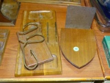 (R3) LOT OF PIPE STANDS AND BOOKEND; 3 PIECE LOT TO INCLUDE A TEAK AND BRASS PIPE STAND, A WOODEN