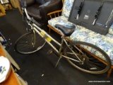 (R4) DIAMONDBACK PARKWAY BIKE; SILVER HYBRID BIKE WITH A CHROMOLY AND STEEL FRAME. DOES HAVE SOME