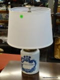 (R7) PORCELAIN TABLE LAMP; BLUE AND WHITE TABLE LAMP. SAYS 