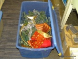 TUB LOT OF ASSORTED CHRISMTAS DECORATIONS; LOT TO INCLUDE 2 SPARKLE RIBBONS, A BRASS HORN, A METAL