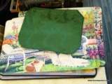 (R4) LOT OF ASSORTED MATS AND PLACE MATS; 10 PIECE LOT TO INCLUDE A SET OF 5 GREEN LEAF PATTERNED