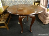 (R4) QUEEN ANNE SIDE TABLE; CHERRY, DROP LEAF, OVAL END TABLE WITH QUEEN ANNE LEGS AND [2] 9.5