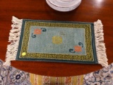 ANTIQUE HANDMADE ORIENTAL TABLE TOP RUG. MEASURES 10.5