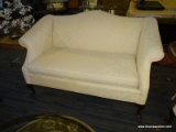 PAUL ROBERT CHAIR COMPANY QUEEN ANNE OFF-WHITE DESIGNER LOVE SEAT. MEASURES APPROX. 58.5
