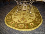 MODERN ENTRANCE AREA RUG. MEASURES APPROX. 43