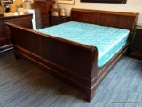 (R3) CHARLISLE COLLECTION DARK WOOD KING SIZE SLEIGH BED. COMES COMPLETE WITH HEADBOARD, FOOTBOARD &