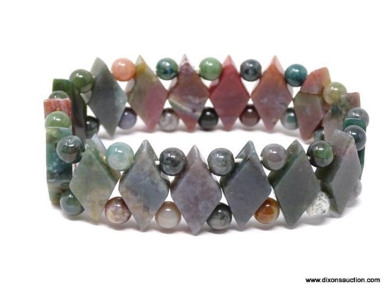 VINTAGE NATURAL JADE EXPANSION BRACELET, FEATURING DIAMOND SHAPED AND 6MM ROUND BEADS, IN GREEN AND