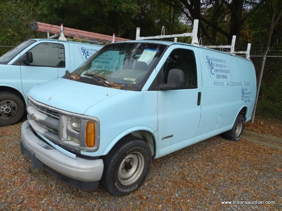 1999 GMC 1500 VAN. INSIDE CAGE IN BACK. VIN-1GCFG15W0X1118448. RIPPED INTERIOR. HEAVILY USED WORK