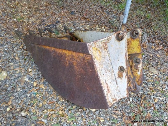 24" BACKHOE BUCKET.