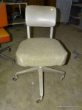 VINTAGE ROLLING METAL OFFICE CHAIR.