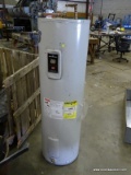 BRADFORD WHITE CORP. 40 GALLON WATER HEATER. MODEL NO. M24OT6DS-1NCWW. WORKING CONDITION UNKNOWN.