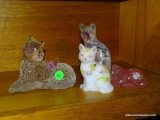 (KIT) GLASS CATS; 3 PAINTED FENTON GLASS CATS- 2 IN - 5 IN AND A BRADFORD EXCHANGE GLASS CAT-4.5 IN
