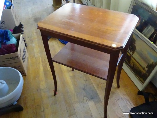 (LR) END TABLE; CHERRY END TABLE WITH 1 LOWER SHELF. IS IN EXCELLENT CONDITION AND MEASURES 20 IN X