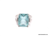 .925 LADIES STERLING SILVER 5CT BLUE TOPAZ RING. SIZE 8.