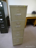 (RM11) HON CREAM COLORED METAL 4 DRAWER LATERAL FILING CABINET. MESURES 15