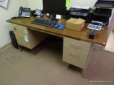 (RM3) METAL AND WOODGRAIN 5 DRAWER OFFICE DESK. MEASURES 70