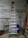 (AUTO) WERNER 12FT LADDER.