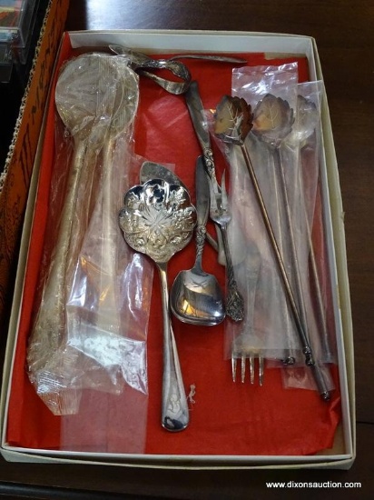 (FRM) TRAY LOT OF SILVER PLATE SERVING PIECES ; 2 SALAD PRICES, 2 BABY SPOONS , 6 LEAF PATTERNS TEA