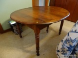 (KIT) ANTIQUE TABLE ; ANTIQUE WALNUT ROUND 42 IN SHERATON LEG TABLE WITH TWO LEAVES- FINISH ISSUE-42