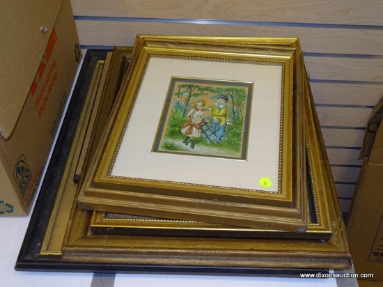 LOT OF PICTURE FRAMES: APPROXIMATELY 6 FRAMES TOTAL (1 WITH A PRINT INSIDE)