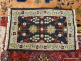 INDIA MAHAL RUG. MEASURES 2' X 3'.