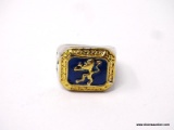 .925 AND 18KT MENS LION RING. SIZE 10.