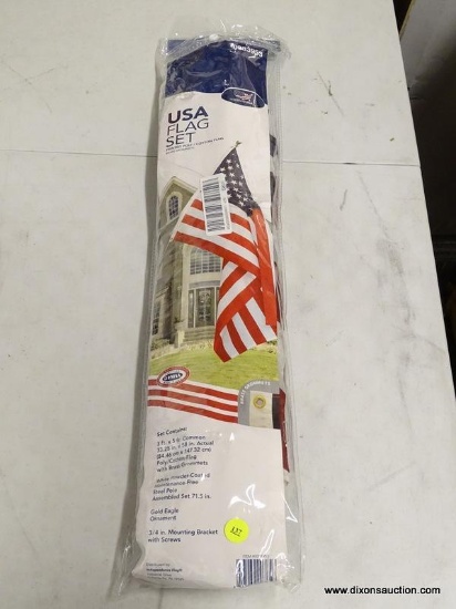 (TABLE) AMERICAN FLAG