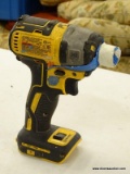 (TABLE) DEWALT DRILL
