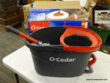 (SHELVES) O-CEDAR MOP