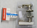 (TABLE) KWIKSET BED & BATH HANDLE