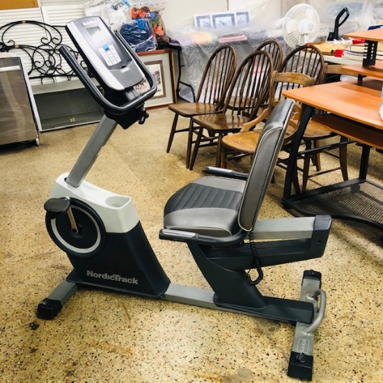 NORDRIC TRACK GX4.0 RECUMBANT BIKE EXERCISE EQUIPMENT - NO POWER CORD BUT I