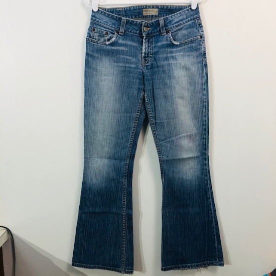 BKE 1967 BLUE JEANS WOMENS SIZE 28x31.5 - DISTRESSED