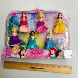 WALT DISNEY PRINCESS RAINBOW COLLECTION ROYAL CLIPS - NEW